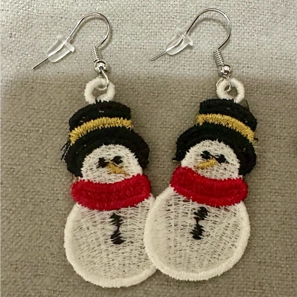 Hand Crafted Jewelry - Snowmen Earring. Embroidered Free Standing lace dangling earrings.